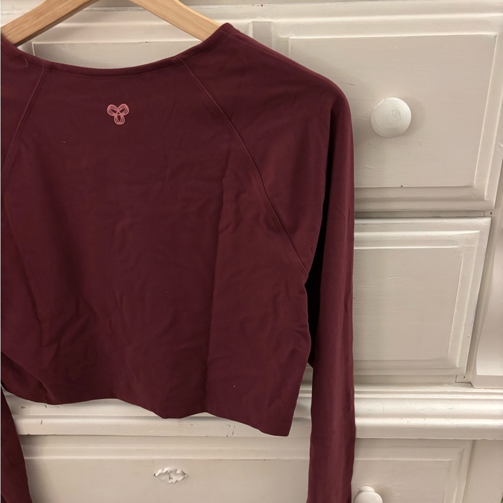 TNA Action Breathe Tumble long sleeve in spiced burgundy - Picture 5 of 5